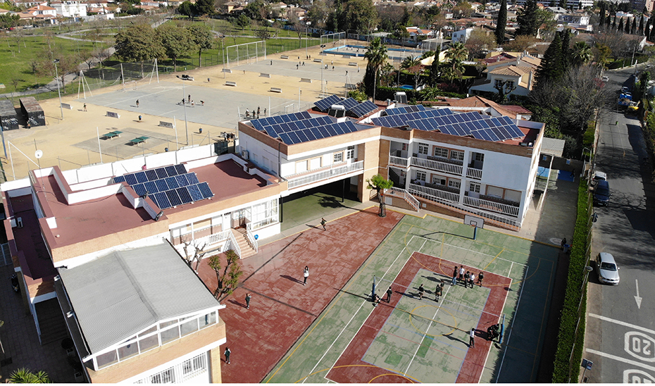 Instalación fotovoltaica en un colegio andaluz.